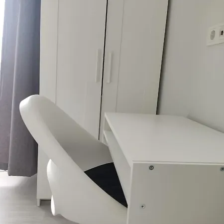Cozy King Bedroom Dw Apt Kisla1 Apartment *